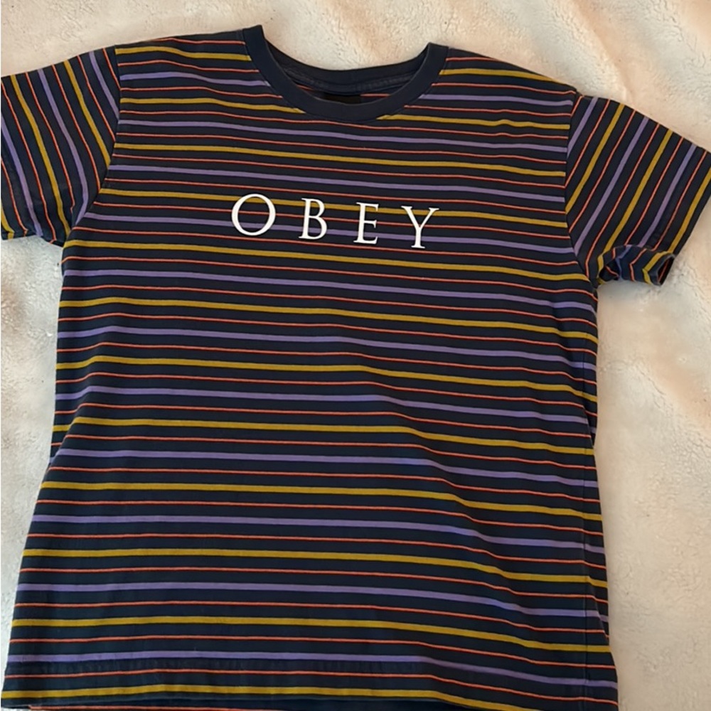 Obey tee